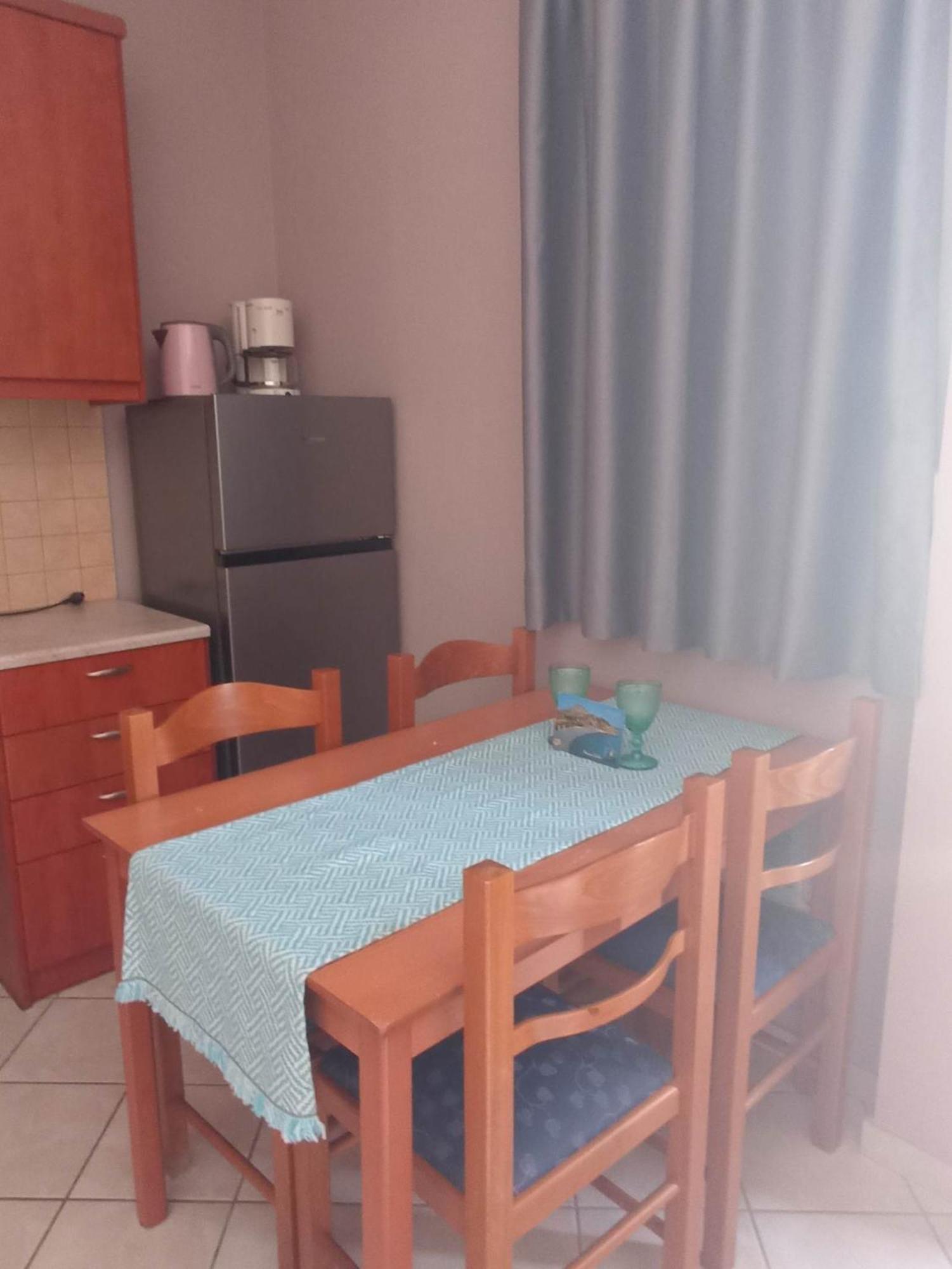 Evangelia Karfas Phòng bức ảnh